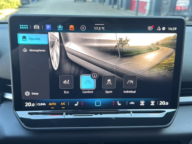 VOLKSWAGEN T-ROC 1.5 eTSI R-LINE TREKHAAK/PANO-DAK/CAMERA/ELEK-KLEP/IQ/ACC/STOELVERW, Vortkamp Enschede, Enschede