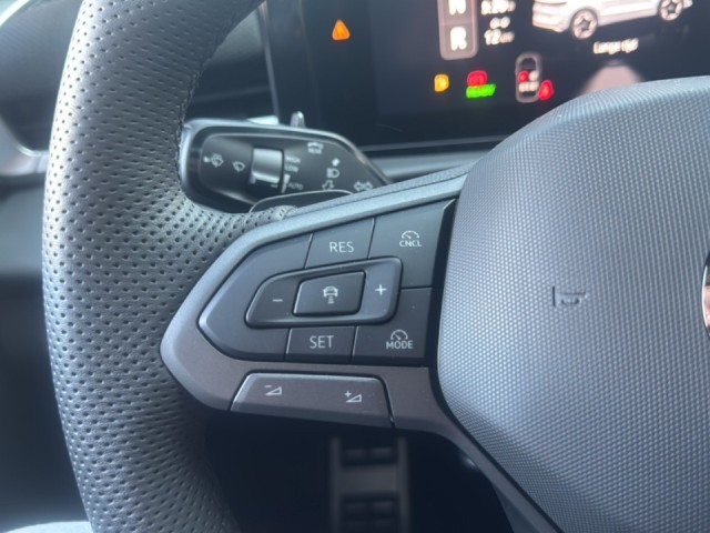 VOLKSWAGEN T-ROC 1.5 eTSI R-LINE TREKHAAK/PANO-DAK/CAMERA/ELEK-KLEP/IQ/ACC/STOELVERW, Vortkamp Enschede, Enschede