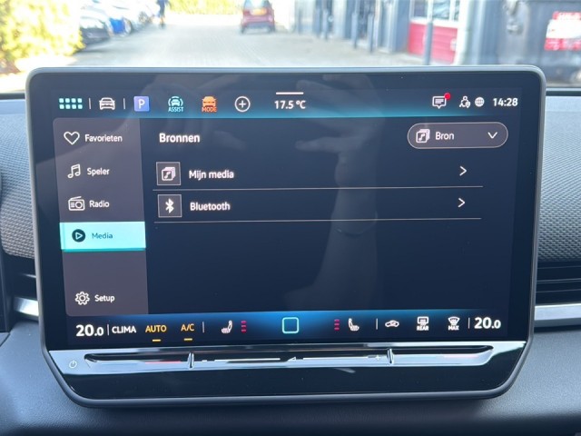 VOLKSWAGEN T-ROC 1.5 eTSI R-LINE TREKHAAK/PANO-DAK/CAMERA/ELEK-KLEP/IQ/ACC/STOELVERW, Vortkamp Enschede, Enschede