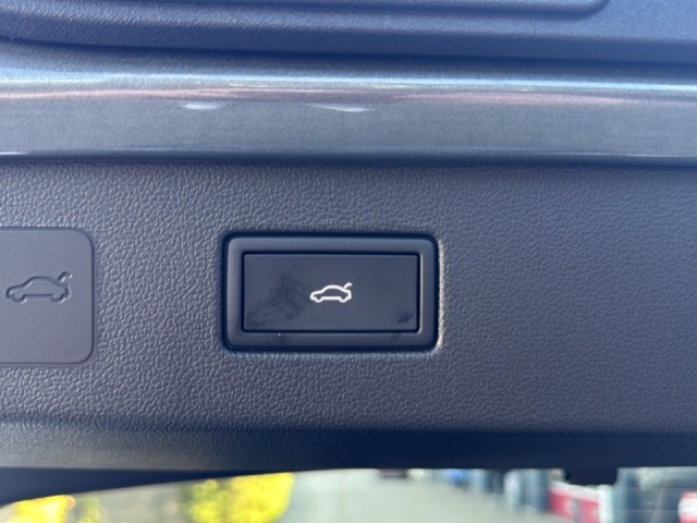 VOLKSWAGEN T-ROC 1.5 eTSI R-LINE TREKHAAK/PANO-DAK/CAMERA/ELEK-KLEP/IQ/ACC/STOELVERW, Vortkamp Enschede, Enschede