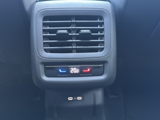 VOLKSWAGEN T-ROC 1.5 eTSI R-LINE TREKHAAK/PANO-DAK/CAMERA/ELEK-KLEP/IQ/ACC/STOELVERW, Vortkamp Enschede, Enschede