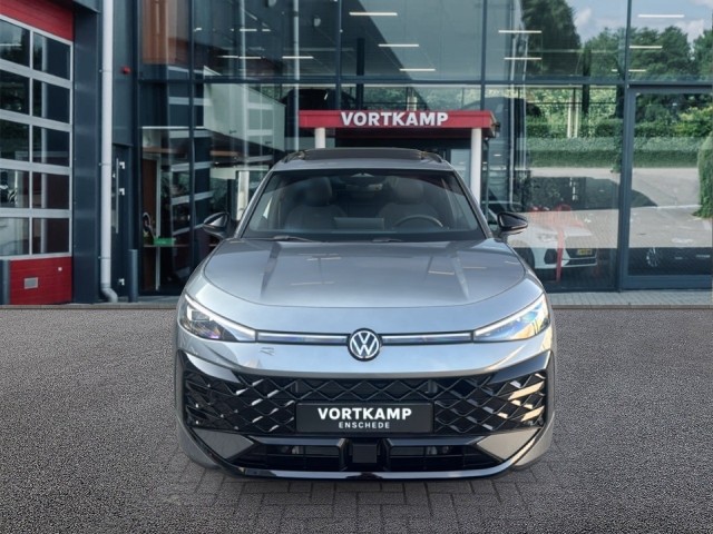 VOLKSWAGEN T-ROC 1.5 eTSI R-LINE TREKHAAK/PANO-DAK/CAMERA/ELEK-KLEP/IQ/ACC/STOELVERW, Vortkamp Enschede, Enschede
