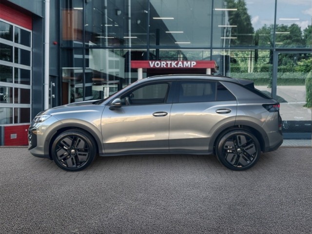 VOLKSWAGEN T-ROC 1.5 eTSI R-LINE TREKHAAK/PANO-DAK/CAMERA/ELEK-KLEP/IQ/ACC/STOELVERW, Vortkamp Enschede, Enschede