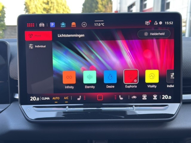 VOLKSWAGEN T-ROC 1.5 eTSI R-LINE TREKHAAK/PANO-DAK/CAMERA/ELEK-KLEP/IQ/ACC/STOELVERW, Vortkamp Enschede, Enschede