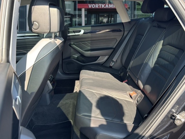 VOLKSWAGEN ARTEON SHOOTING BRAKE 2.0 TDI R-LINE TREKHAAK/PANO-DAK/360CAM/HK/MEM/ACC/STOELVERW, Vortkamp Enschede, Enschede