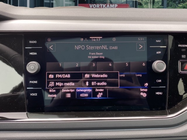 VOLKSWAGEN TAIGO 1.0 TSI DSG R-LINE BLACK STYLE PANO-DAK/CAMERA/IQ/STOELVERW/CARPLAY, Vortkamp Enschede, Enschede