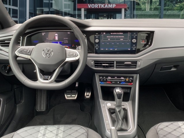 VOLKSWAGEN TAIGO 1.0 TSI DSG R-LINE BLACK STYLE PANO-DAK/CAMERA/IQ/STOELVERW/CARPLAY, Vortkamp Enschede, Enschede