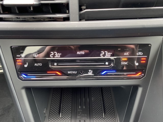 VOLKSWAGEN TAIGO 1.0 TSI DSG R-LINE BLACK STYLE PANO-DAK/CAMERA/IQ/STOELVERW/CARPLAY, Vortkamp Enschede, Enschede