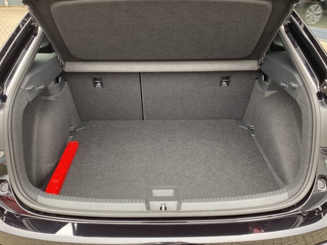 VOLKSWAGEN TAIGO 1.0 TSI DSG R-LINE BLACK STYLE PANO-DAK/CAMERA/IQ/STOELVERW/CARPLAY, Vortkamp Enschede, Enschede