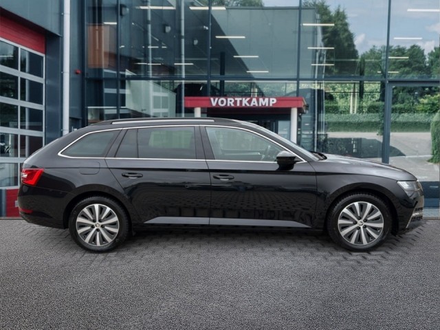 SKODA SUPERB 1.4 TSI iV AMBITION TREKHAAK/CRUISE/STOELVERW/NAVI/CARPLAY, Vortkamp Enschede, Enschede