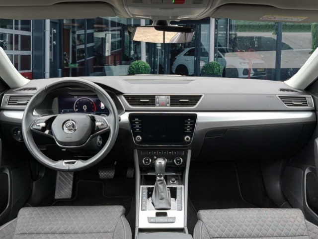 SKODA SUPERB 1.4 TSI iV AMBITION TREKHAAK/CRUISE/STOELVERW/NAVI/CARPLAY, Vortkamp Enschede, Enschede