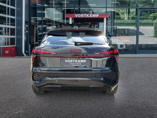 AUDI Q3 SPORTBACK 1.5 TFSI E-HYBRID S-LINE CAMERA/PANO-DAK/ELEK-KLEP/ACC/STOELVERW/INTERIEURVOORVERW, Vortkamp Enschede, Ensched
