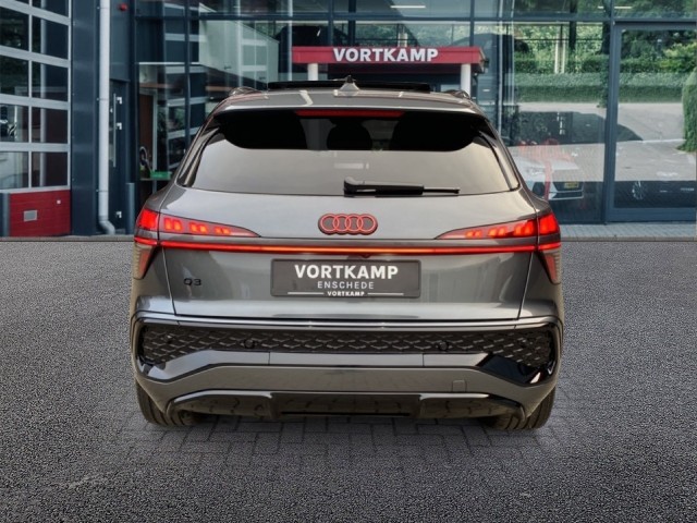 AUDI Q3 1.5 TFSI E-HYBRID S-LINE CAMERA/PANO-DAK/ACC/STOELVERW, Vortkamp Enschede, Enschede