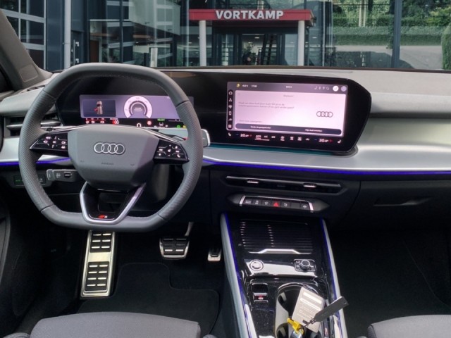 AUDI Q3 1.5 TFSI E-HYBRID S-LINE CAMERA/PANO-DAK/ACC/STOELVERW, Vortkamp Enschede, Enschede