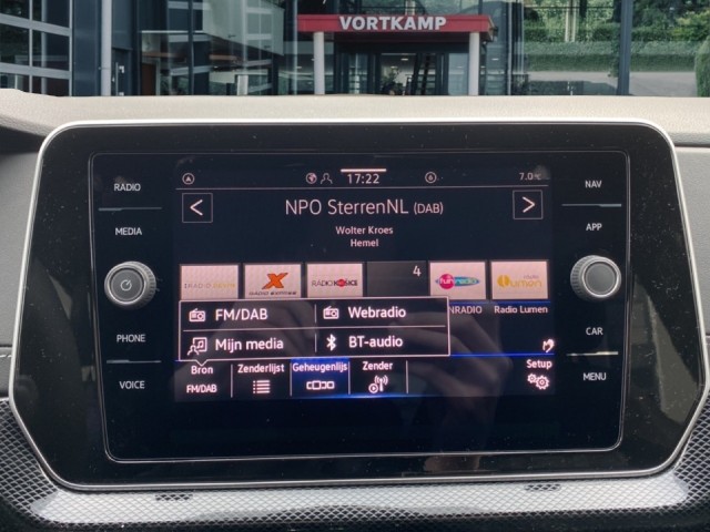 VOLKSWAGEN T-CROSS 1.5 TSI R-LINE TREKHAAK/CAMERA/IQ-LIGHT/ACC/STOELVERW/CARPLAY, Vortkamp Enschede, Enschede