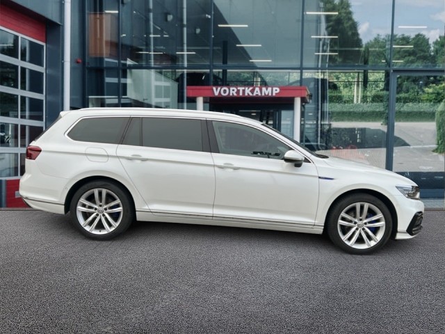 VOLKSWAGEN PASSAT VARIANT 1.4 TSI GTE TREKHAAK/CAMERA/ELEK-KLEP/ACC/STANDKACHEL/STOELVERW/NAVI/CARPLAY, Vortkamp Enschede, Ensch