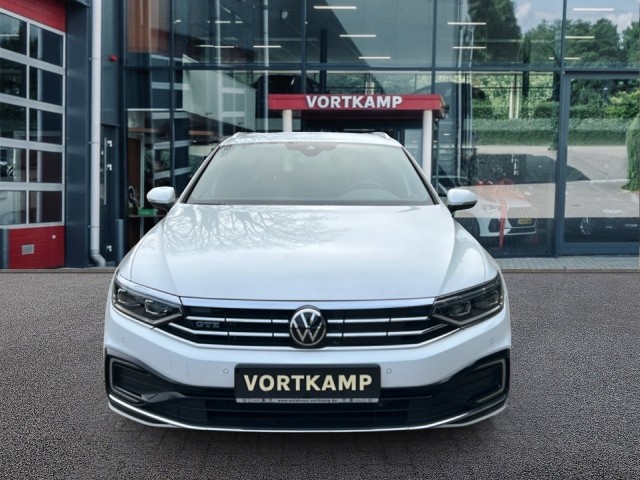 VOLKSWAGEN PASSAT VARIANT 1.4 TSI GTE TREKHAAK/CAMERA/ELEK-KLEP/ACC/STANDKACHEL/STOELVERW/NAVI/CARPLAY, Vortkamp Enschede, Ensch
