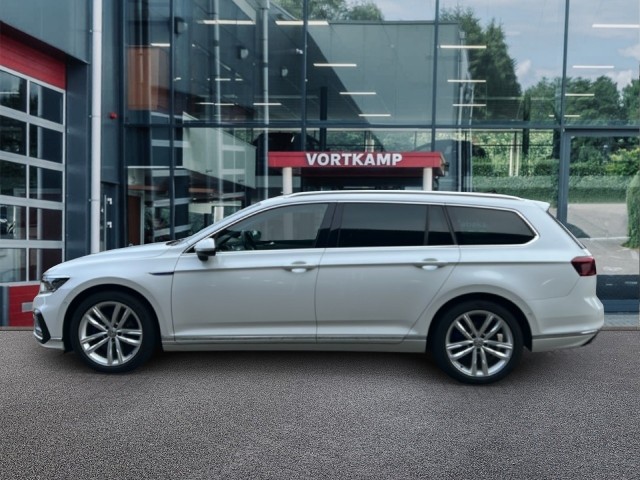 VOLKSWAGEN PASSAT VARIANT 1.4 TSI GTE TREKHAAK/CAMERA/ELEK-KLEP/ACC/STANDKACHEL/STOELVERW/NAVI/CARPLAY, Vortkamp Enschede, Ensch