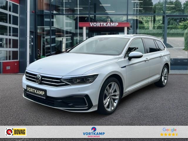 VOLKSWAGEN PASSAT VARIANT 1.4 TSI GTE TREKHAAK/CAMERA/ELEK-KLEP/ACC/STANDKACHEL/STOELVERW/NAVI/CARPLAY, Vortkamp Enschede, Ensch