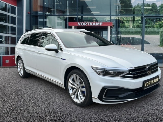 VOLKSWAGEN PASSAT VARIANT 1.4 TSI GTE TREKHAAK/CAMERA/ELEK-KLEP/ACC/STANDKACHEL/STOELVERW/NAVI/CARPLAY, Vortkamp Enschede, Ensch