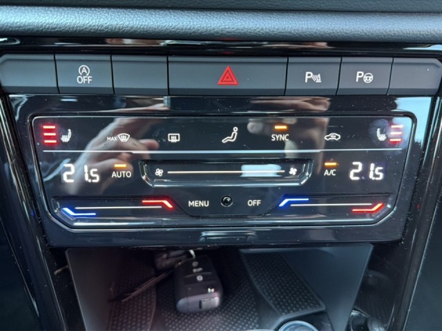 VOLKSWAGEN T-ROC 1.5 TSI R-LINE BLACK STYLE PANO-DAK/ELEK-KLEP/CAMERA/ACC/IQ/STOELVERW, Vortkamp Enschede, Enschede