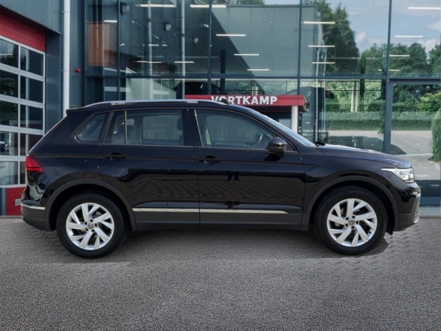 VOLKSWAGEN TIGUAN 1.5 TDI 4-MOTION LIFE TREKHAAK/PANO-DAK/CAMERA/ACC/LED/STOEL+STUURVERW, Vortkamp Enschede, Enschede