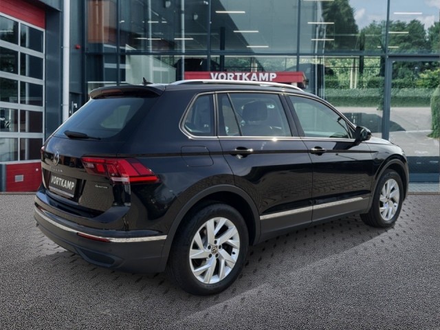VOLKSWAGEN TIGUAN 1.5 TDI 4-MOTION LIFE TREKHAAK/PANO-DAK/CAMERA/ACC/LED/STOEL+STUURVERW, Vortkamp Enschede, Enschede