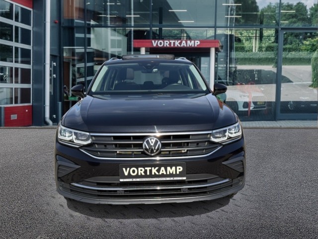 VOLKSWAGEN TIGUAN 1.5 TDI 4-MOTION LIFE TREKHAAK/PANO-DAK/CAMERA/ACC/LED/STOEL+STUURVERW, Vortkamp Enschede, Enschede