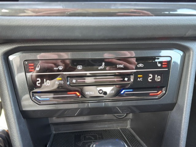 VOLKSWAGEN TIGUAN 1.5 TDI 4-MOTION LIFE TREKHAAK/PANO-DAK/CAMERA/ACC/LED/STOEL+STUURVERW, Vortkamp Enschede, Enschede