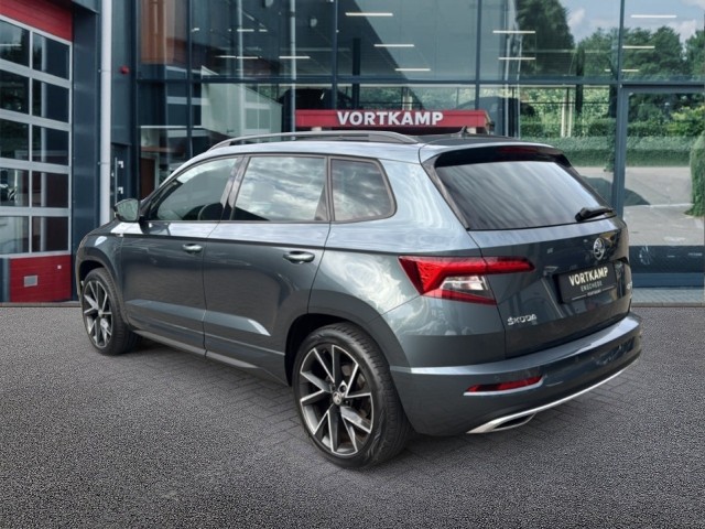 SKODA KAROQ 2.0 TSI DSG SPORTLINE 4X4 PANO-DAK/TREKHAAK/STANDKACHEL/CAMERA, Vortkamp Enschede, Enschede