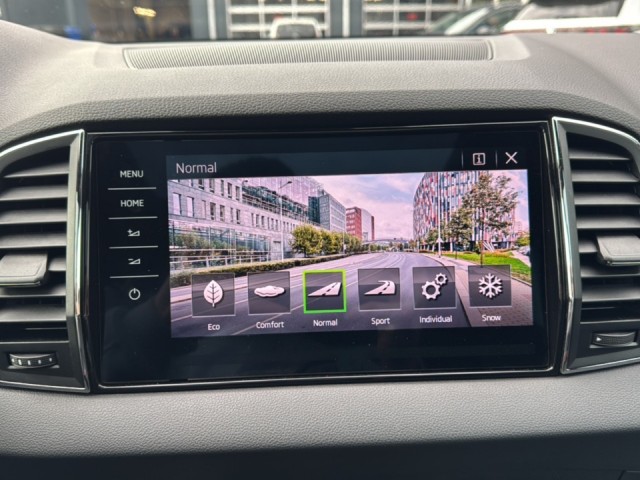 SKODA KAROQ 2.0 TSI DSG SPORTLINE 4X4 PANO-DAK/TREKHAAK/STANDKACHEL/CAMERA, Vortkamp Enschede, Enschede