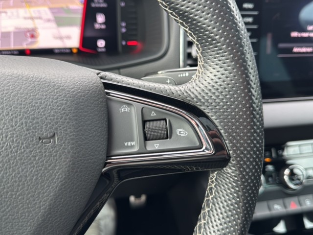 SKODA KAROQ 2.0 TSI DSG SPORTLINE 4X4 PANO-DAK/TREKHAAK/STANDKACHEL/CAMERA, Vortkamp Enschede, Enschede