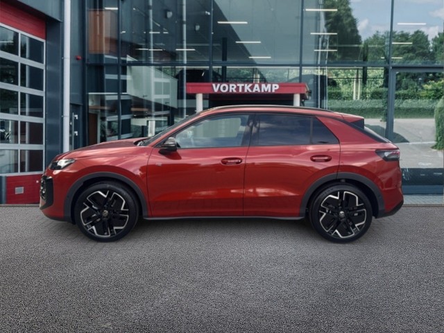 VOLKSWAGEN T-ROC 1.5 eTSI R-LINE BLACK STYLE TREKHAAK/ELEK-KLEP/CAMERA/ACC/STOELVERW, Vortkamp Enschede, Enschede