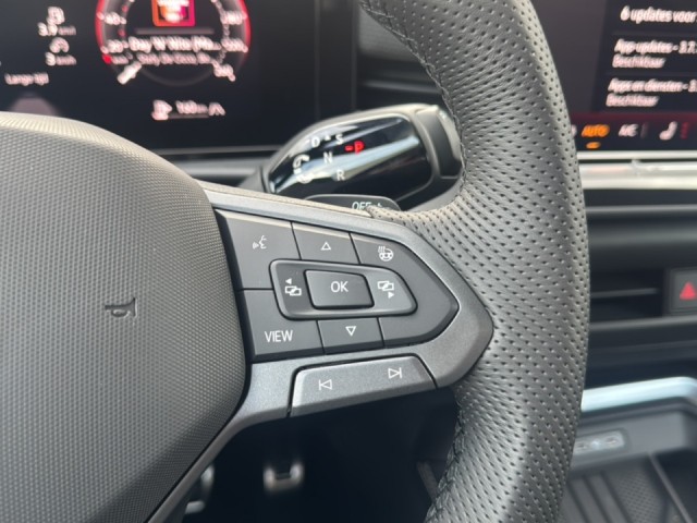 VOLKSWAGEN T-ROC 1.5 eTSI R-LINE BLACK STYLE TREKHAAK/ELEK-KLEP/CAMERA/ACC/STOELVERW, Vortkamp Enschede, Enschede