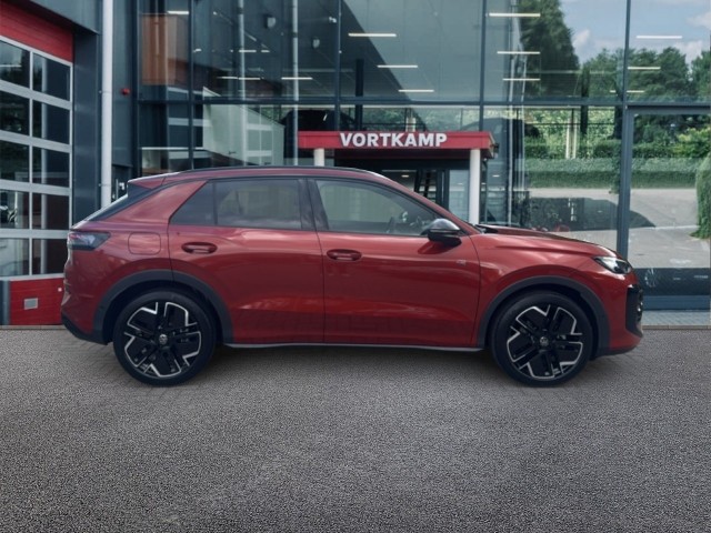 VOLKSWAGEN T-ROC 1.5 eTSI R-LINE BLACK STYLE TREKHAAK/ELEK-KLEP/CAMERA/ACC/STOELVERW, Vortkamp Enschede, Enschede