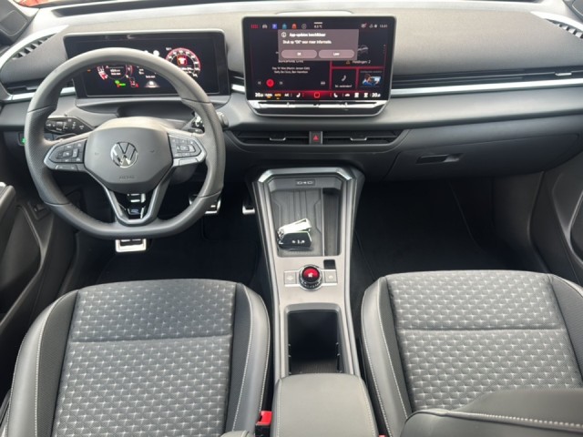 VOLKSWAGEN T-ROC 1.5 eTSI R-LINE BLACK STYLE TREKHAAK/ELEK-KLEP/CAMERA/ACC/STOELVERW, Vortkamp Enschede, Enschede