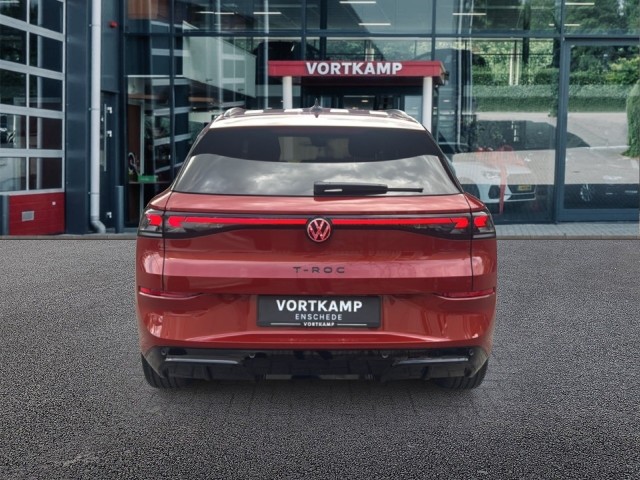VOLKSWAGEN T-ROC 1.5 eTSI R-LINE BLACK STYLE TREKHAAK/ELEK-KLEP/CAMERA/ACC/STOELVERW, Vortkamp Enschede, Enschede