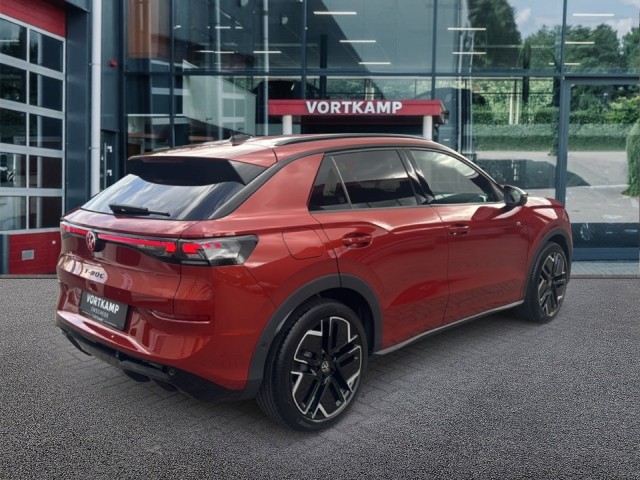 VOLKSWAGEN T-ROC 1.5 eTSI R-LINE BLACK STYLE TREKHAAK/ELEK-KLEP/CAMERA/ACC/STOELVERW, Vortkamp Enschede, Enschede