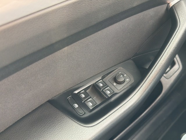 VOLKSWAGEN PASSAT 2.0 TDI BUSINESS TREKHAAK/CAMERA/ELEK-KLEP/IQ/ACC/STOEL+STUURVERW, Vortkamp Enschede, Enschede