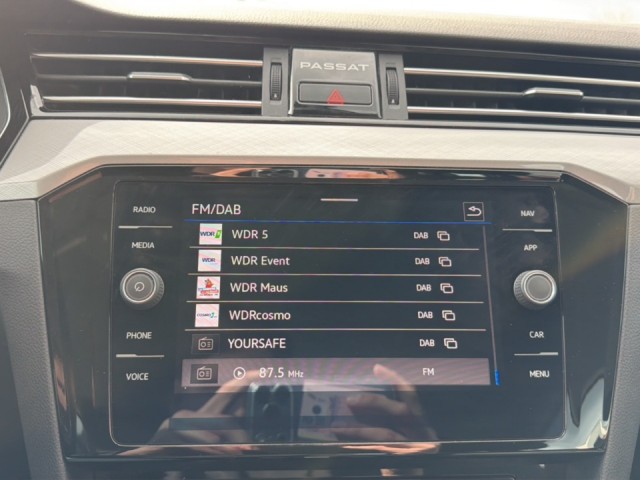 VOLKSWAGEN PASSAT 2.0 TDI BUSINESS TREKHAAK/CAMERA/ELEK-KLEP/IQ/ACC/STOEL+STUURVERW, Vortkamp Enschede, Enschede