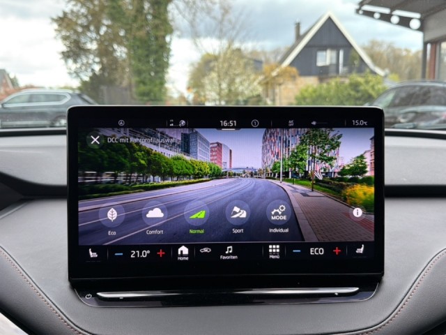 SKODA ENYAQ 80 150KW TREKHAAK/CAMERA/ELEK-KLEP/ACC/LEDER/MEM/STOEL+STUURVERW, Vortkamp Enschede, Enschede