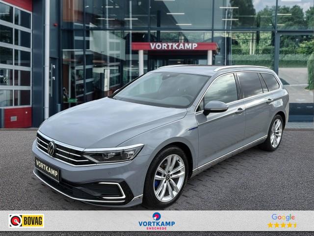 Volkswagen Passat variant - 1.4 TSI GTE TREKHAAK/CAMERA/ACC/IQ-LIGHTS/DIG-DASH/STOEL+STUURVERW