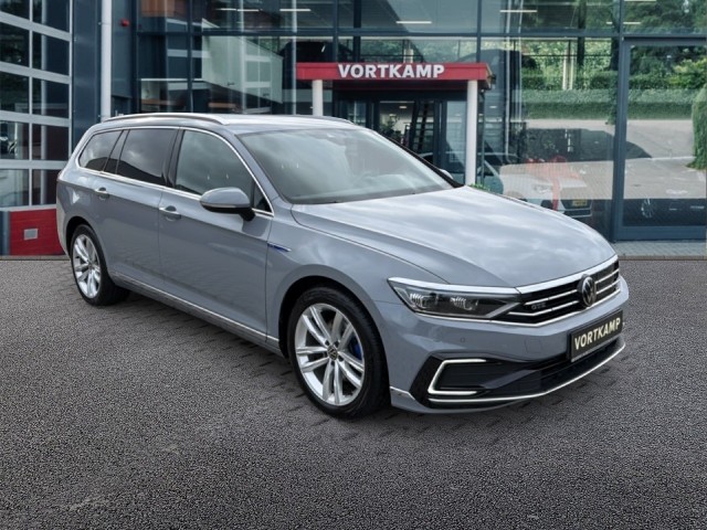 VOLKSWAGEN PASSAT VARIANT 1.5 TSI GTE TREKHAAK/CAMERA/ACC/IQ-LIGHTS/DIG-DASH/, Vortkamp Enschede, Enschede