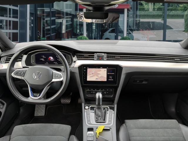 VOLKSWAGEN PASSAT VARIANT 1.5 TSI GTE TREKHAAK/CAMERA/ACC/IQ-LIGHTS/DIG-DASH/, Vortkamp Enschede, Enschede