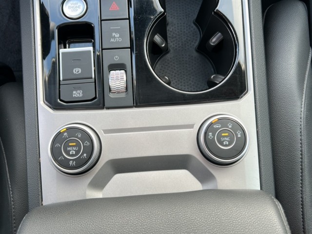 VOLKSWAGEN TOUAREG 3.0 TSI E-HYBRID 4MOTION TREKHAAK/PANO-DAK/ELEK-KLEP/360CAM/LEDER/ACC/STOELVERW, Vortkamp Enschede, Enschede