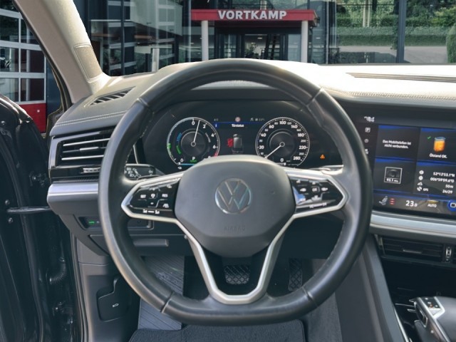 VOLKSWAGEN TOUAREG 3.0 TSI E-HYBRID 4MOTION TREKHAAK/PANO-DAK/ELEK-KLEP/360CAM/LEDER/ACC/STOELVERW, Vortkamp Enschede, Enschede