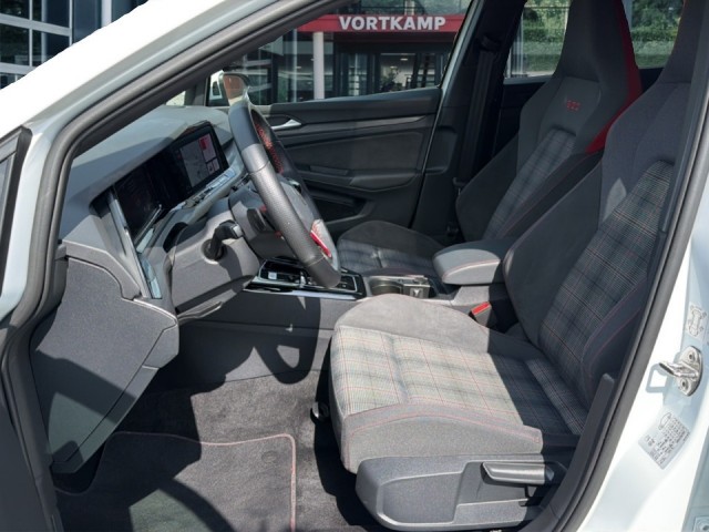 VOLKSWAGEN GOLF 2.0 TSI GTI PANO-DAK/HARMAN-KARDON/PDC/HUD/ACC/Q/STOEL+STUURVERW, Vortkamp Enschede, Enschede