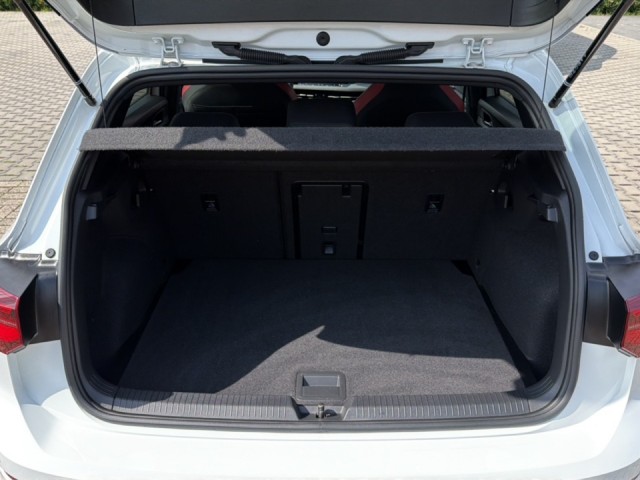 VOLKSWAGEN GOLF 2.0 TSI GTI PANO-DAK/HARMAN-KARDON/PDC/HUD/ACC/Q/STOEL+STUURVERW, Vortkamp Enschede, Enschede