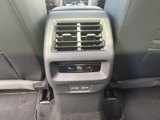 VOLKSWAGEN TIGUAN 1.5 eTSI R-LINE TREKHAAK/PANO-DAK/ELEK-KLEP/CAMERA/ACC/HUD/STOEL+STUURVERW, Vortkamp Enschede, Enschede