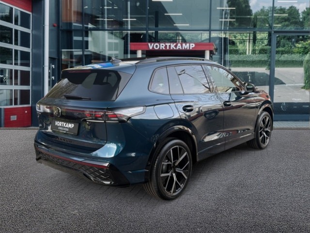 VOLKSWAGEN TIGUAN 1.5 eTSI R-LINE TREKHAAK/PANO-DAK/ELEK-KLEP/CAMERA/ACC/HUD/STOEL+STUURVERW, Vortkamp Enschede, Enschede